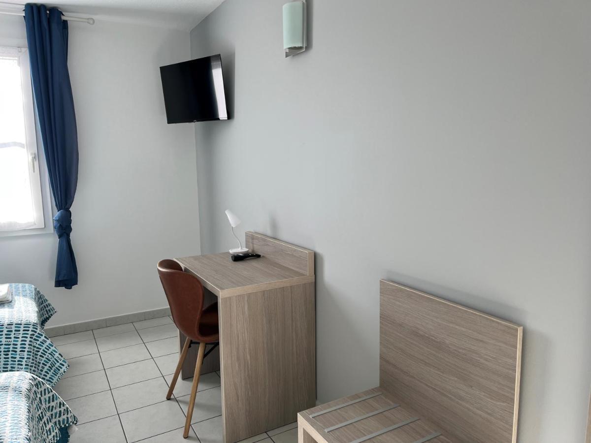Hotel Les Arcades Сен Мари де ла Мер Екстериор снимка